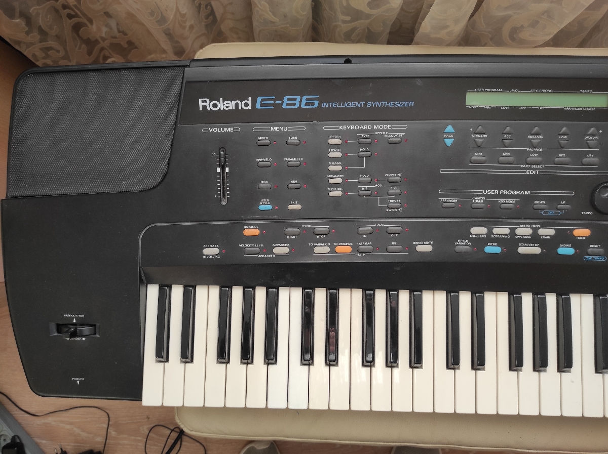 Синтезатор"Roland"E-86 фото 1