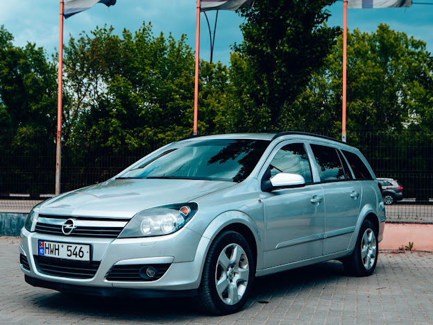 Chirie auto авто прокат  rent  car moldova 24/24 foto 5