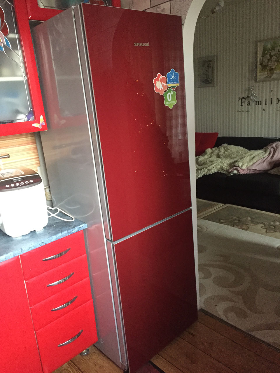 Frigider snaige no frost. lucreaza si receshte bine. pret 3500 de lei