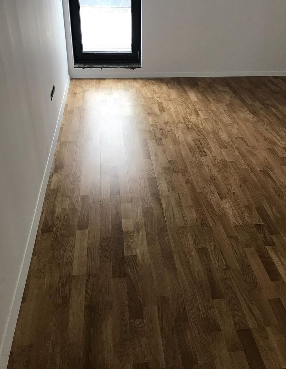 Настил ламината.укладка плинтуса - laminat instalare. укладка ламинта любой модификации, паркетная д foto 1