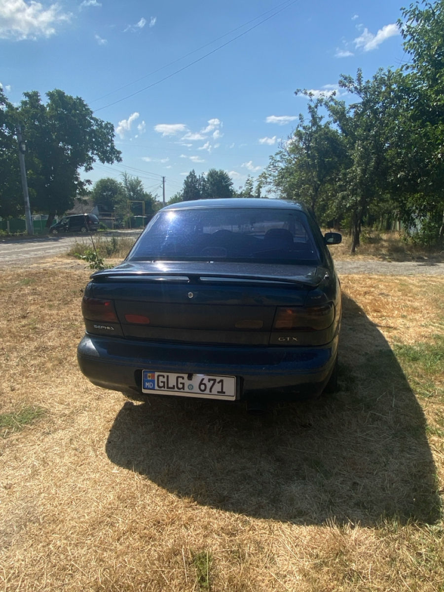 KIA Sephia foto 2