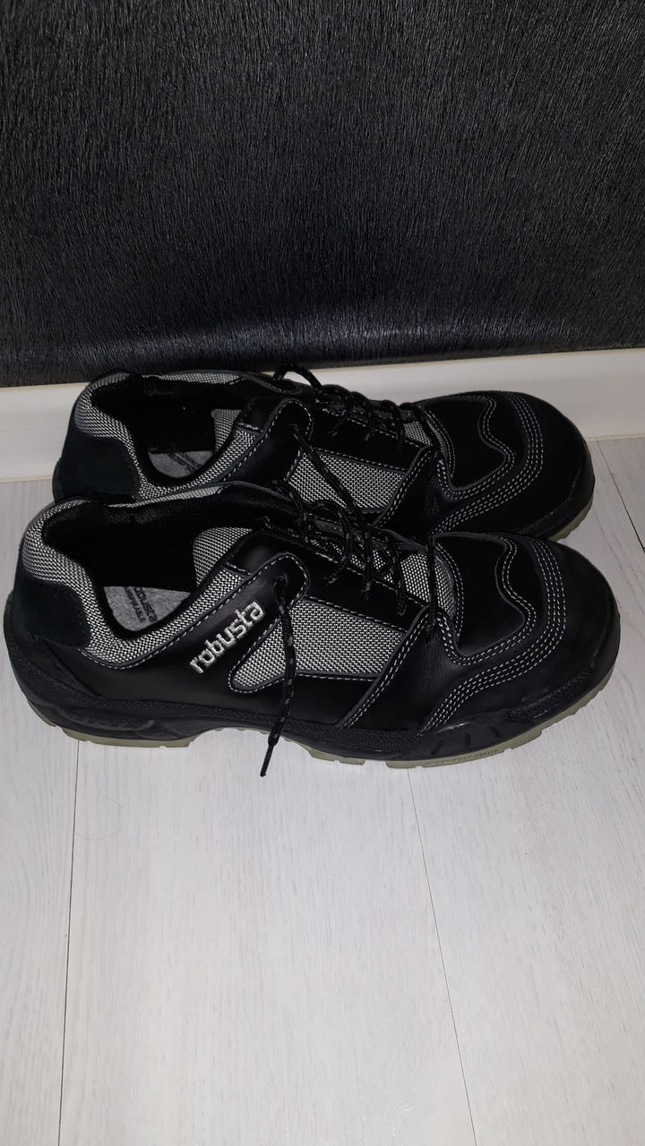 Обувь с железным носком для строителей 43 размер