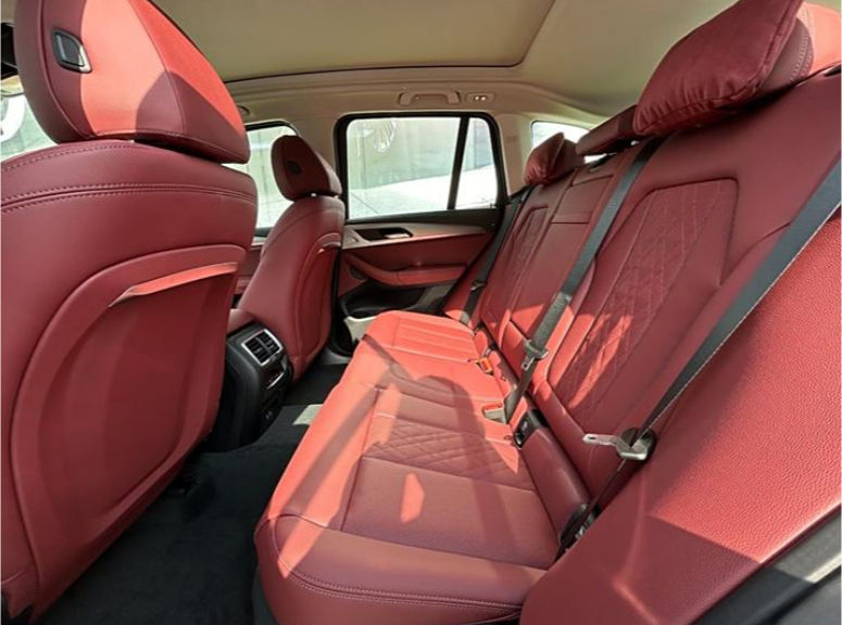 BMW iX3 фото 8