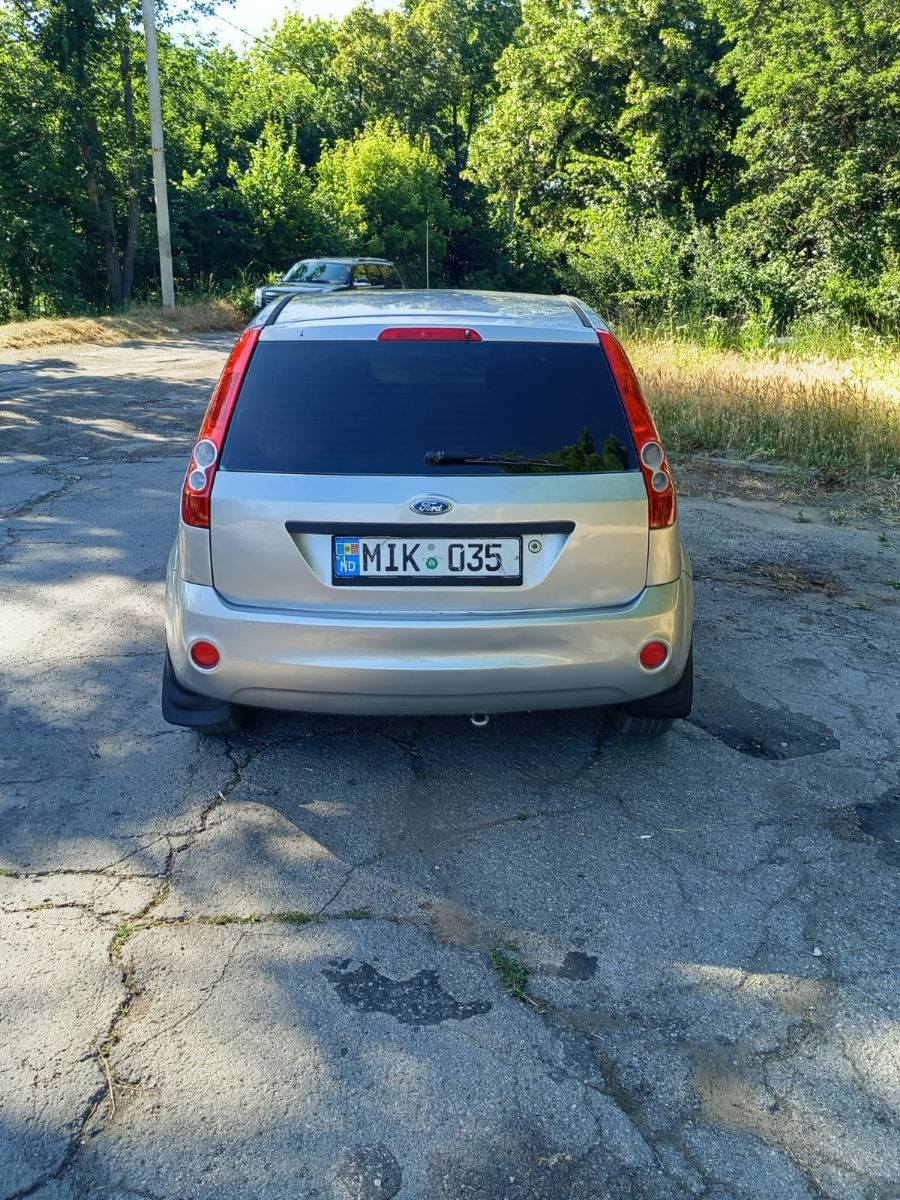 Ford Fiesta foto 5