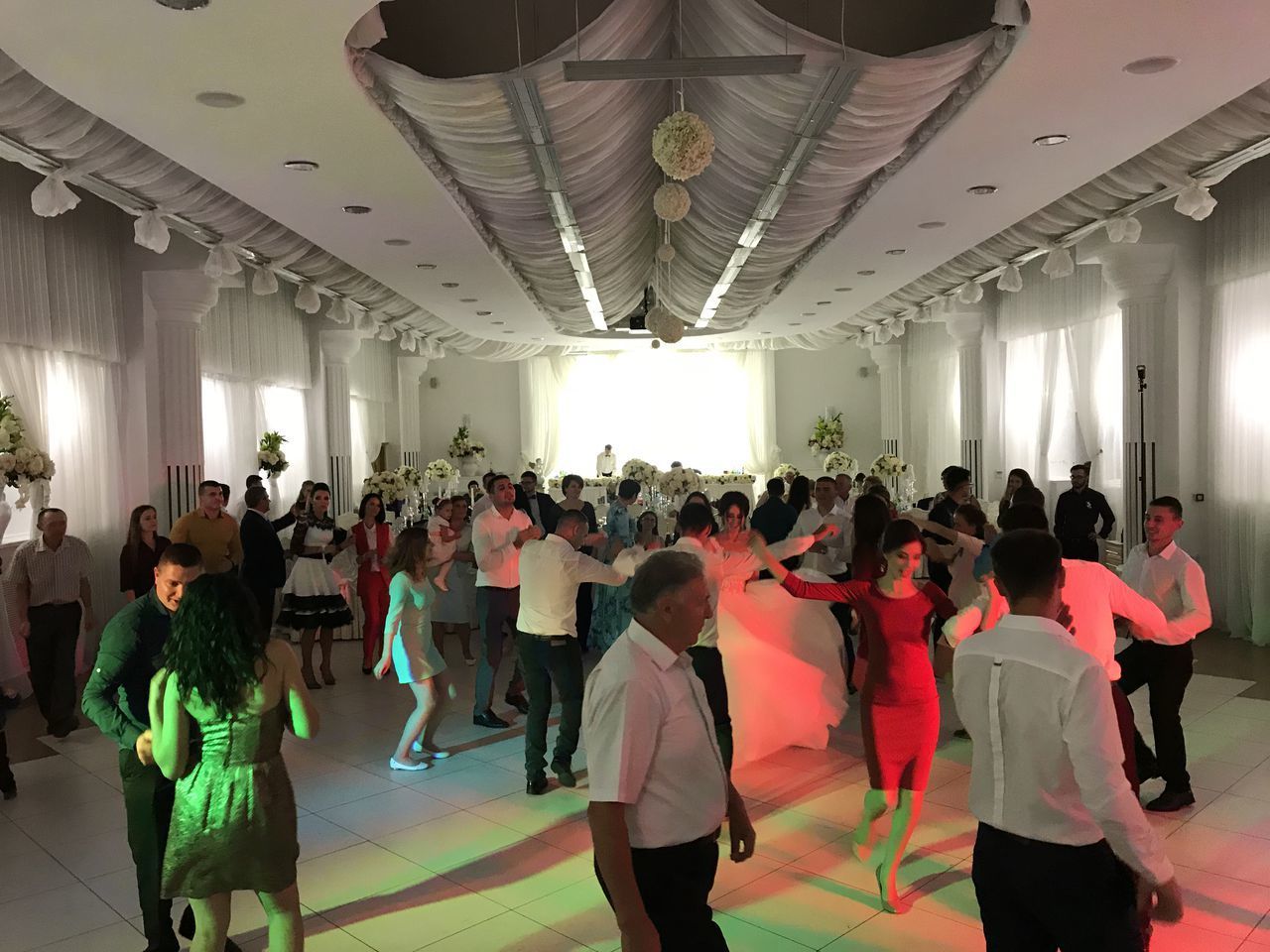 Muzica pentru petreceri nunti si cumatrii. - Formatia Doina Moldovei la pret accesibil. foto 1