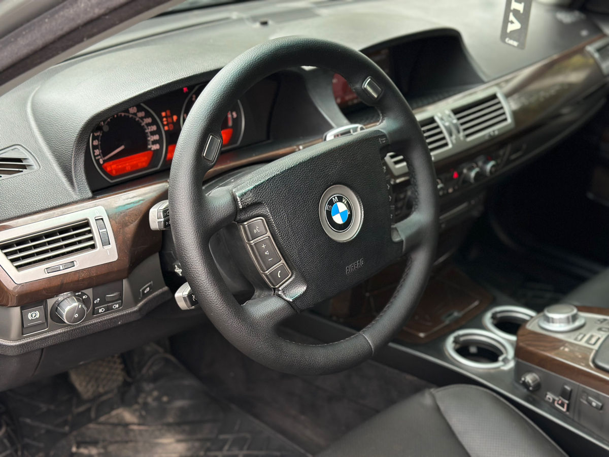 BMW 7 Series foto 10