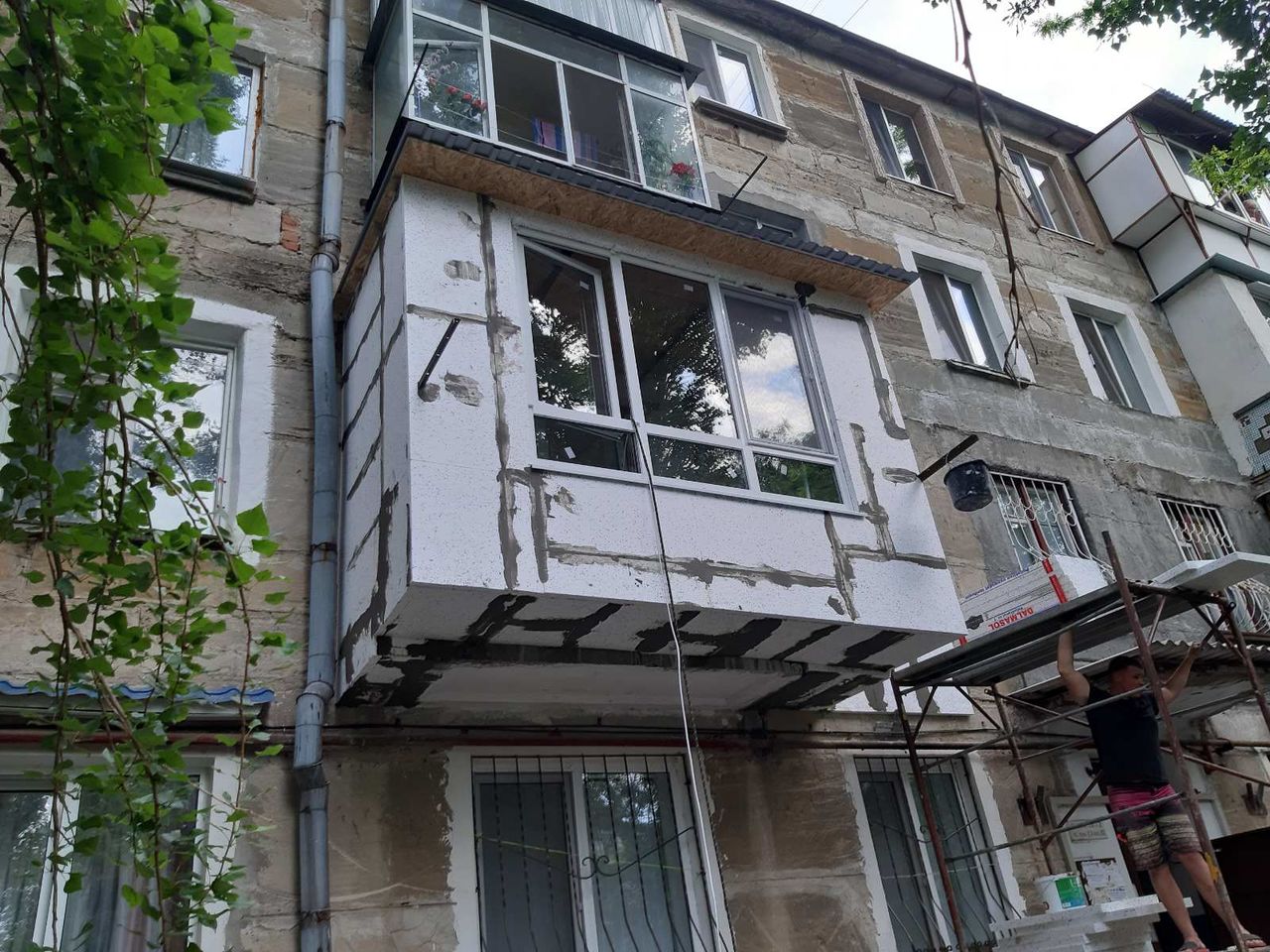 Renovarea și extinderea balcoanelor și loggii. Zidire din gazobloc. Alungirea balconului, demolarea фото 0