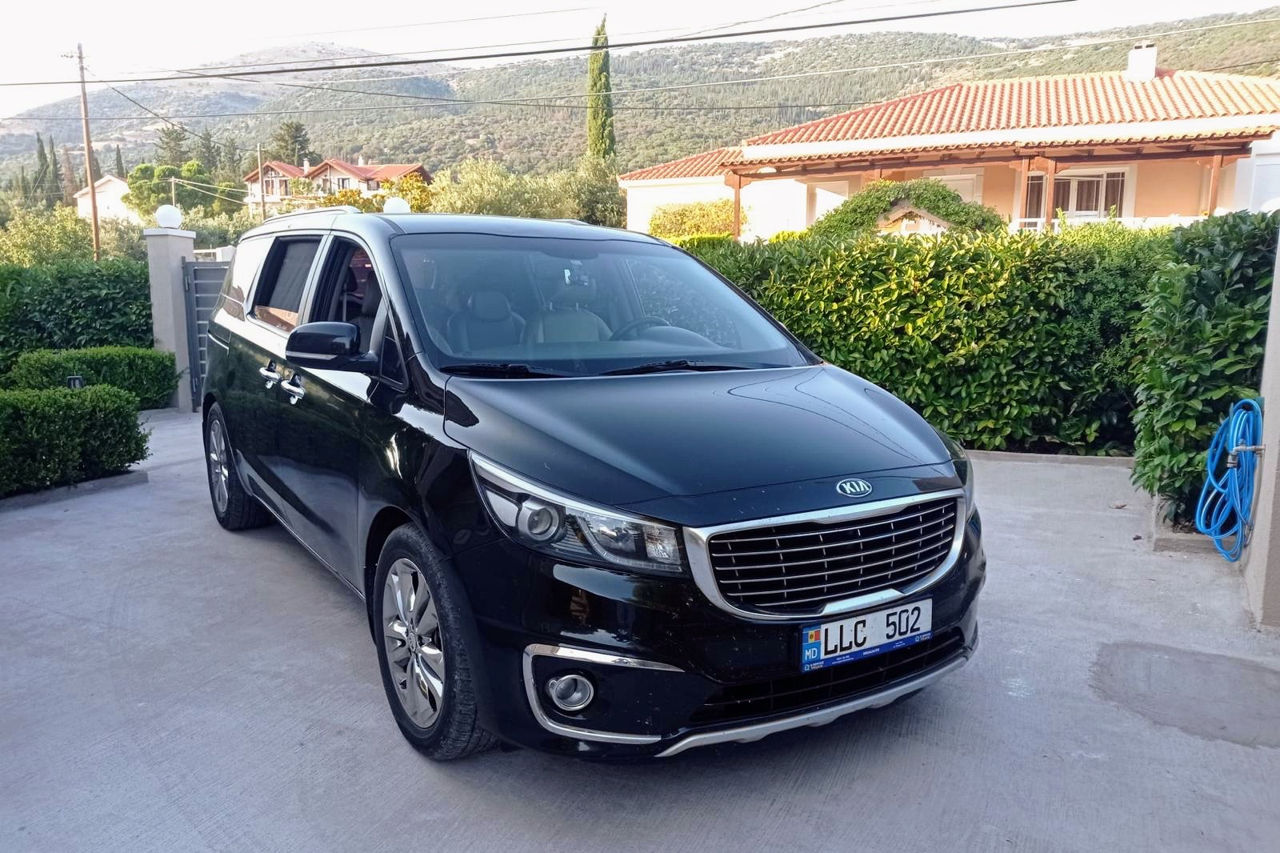 KIA Carnival фото 2