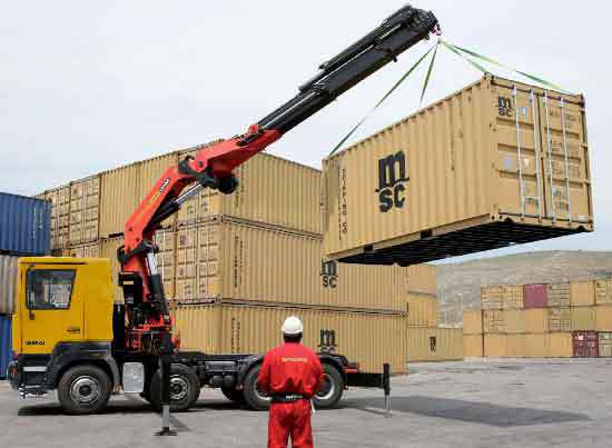 Inchiriere automacarale. camion cu macara. foto 1