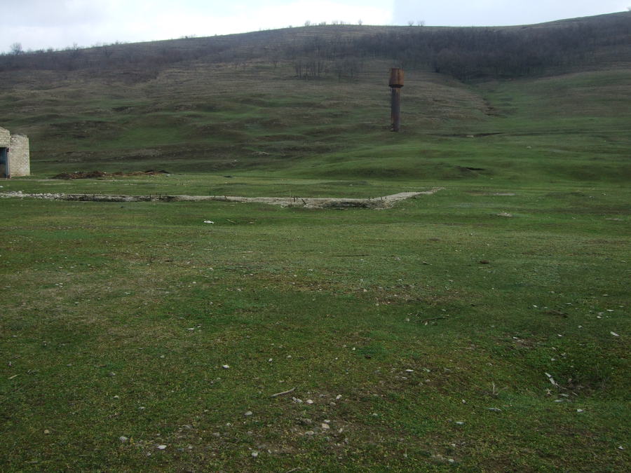 Cladiri 900 m2,1200 m2 pe 1.7 ha,teren agricol 400ha  Ungheni s.Bogeni-frigid,deposit, 58000 eur foto 2