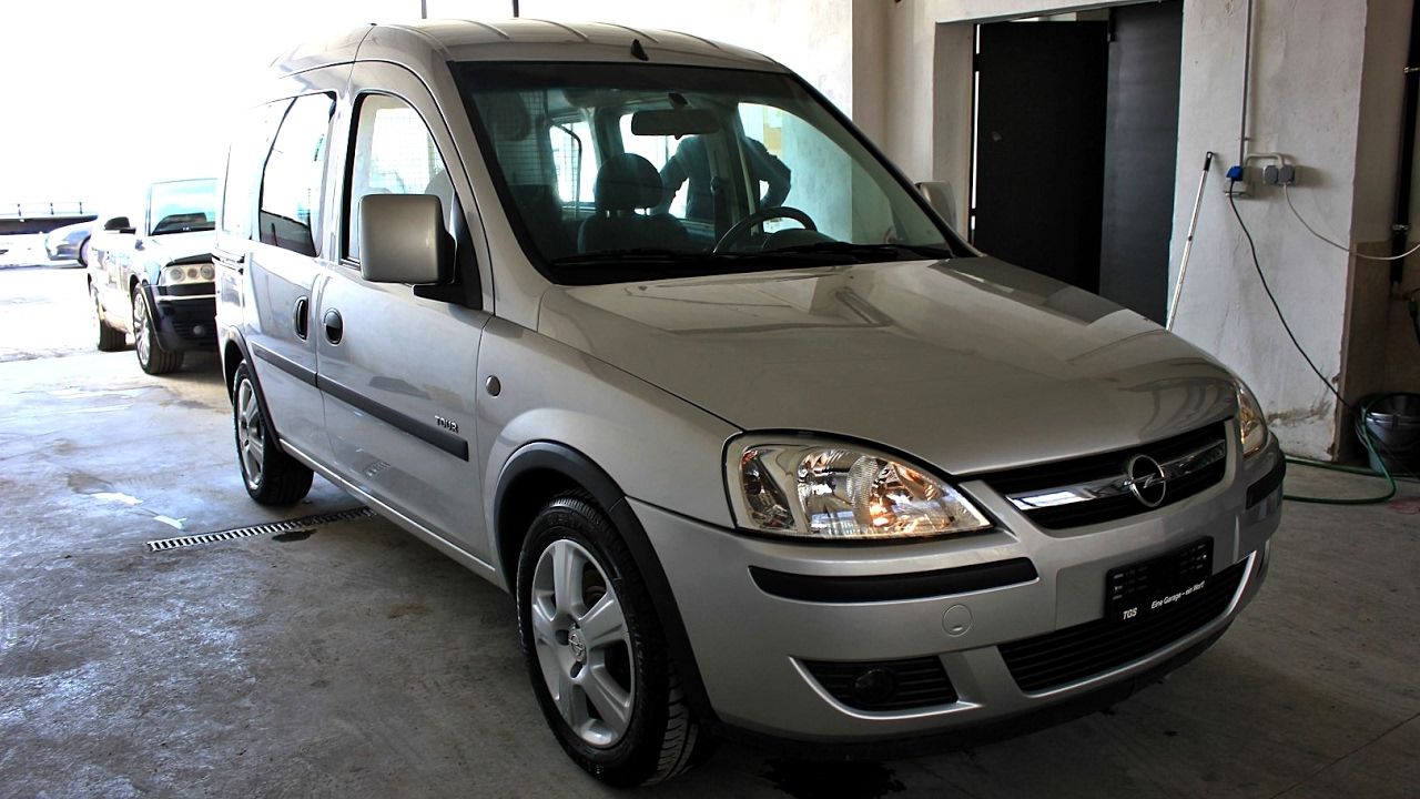 Разборка / Dezmembrare  Opel (Опель) Combo C Tour 1.6 CNG фото 0