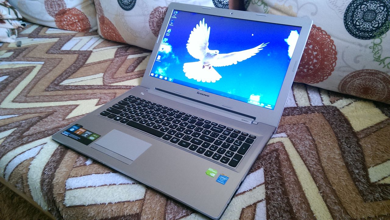 Lenovo 1TB / Ram 8Gb / NVIDIA GeForce 820M
