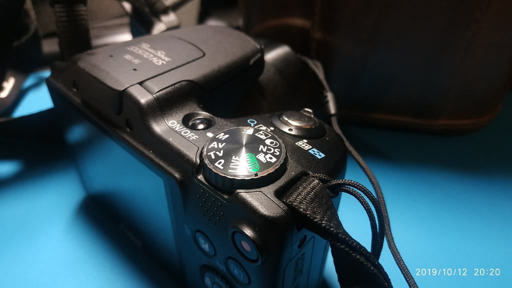 Canon PowerShot SX510 HS WiFi + MicroSD 32GB