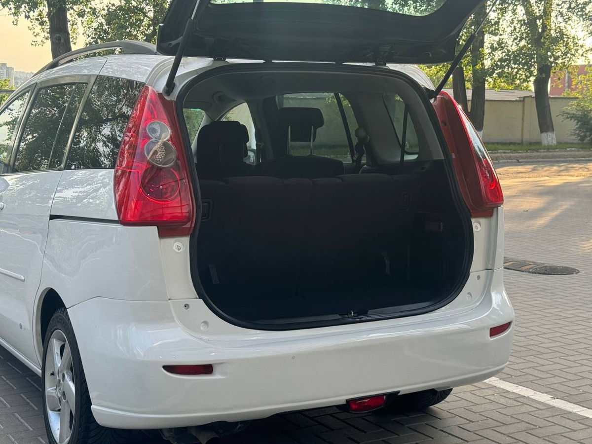 Mazda 5 фото 11
