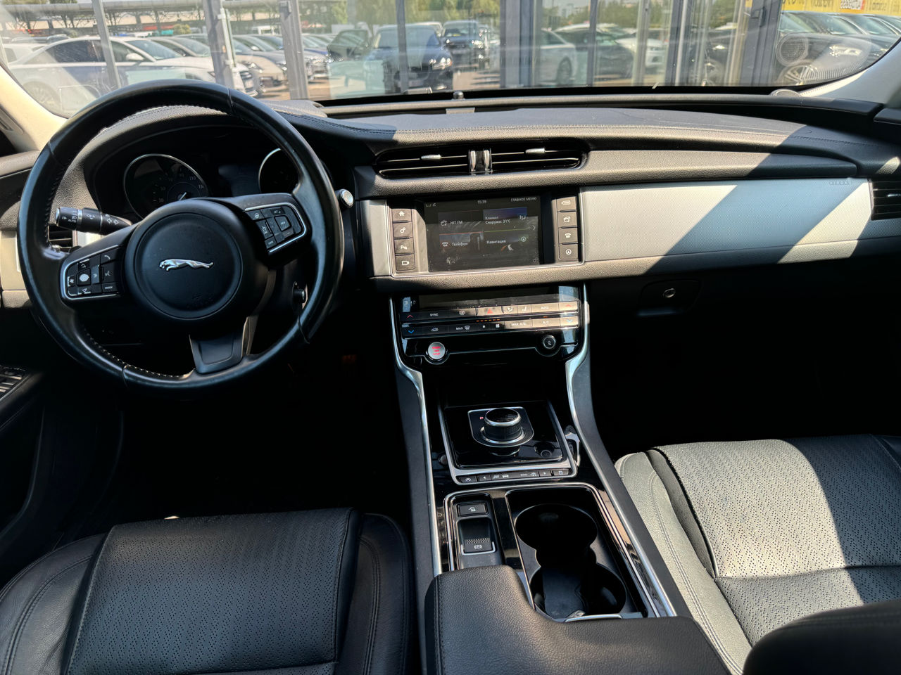 Jaguar XF foto 8