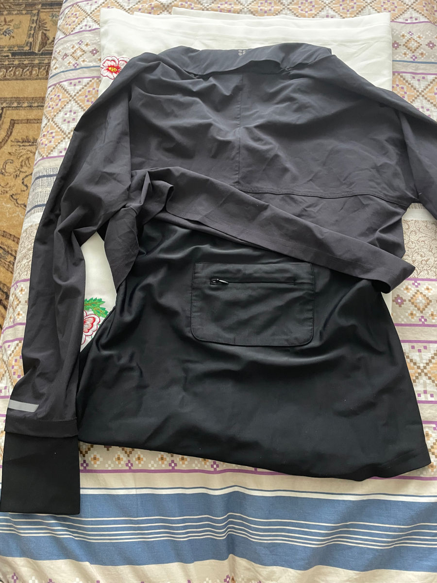 Новая спортивная куртка, тоненькая, привезена из США, 350л. фото 1