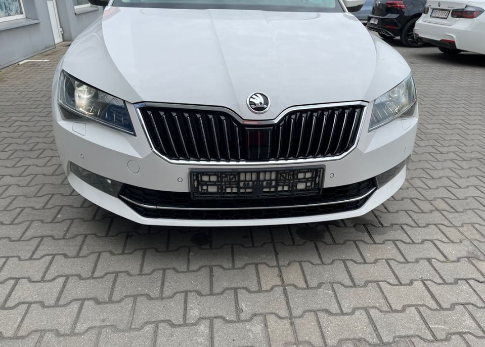 Skoda Superb фото 2