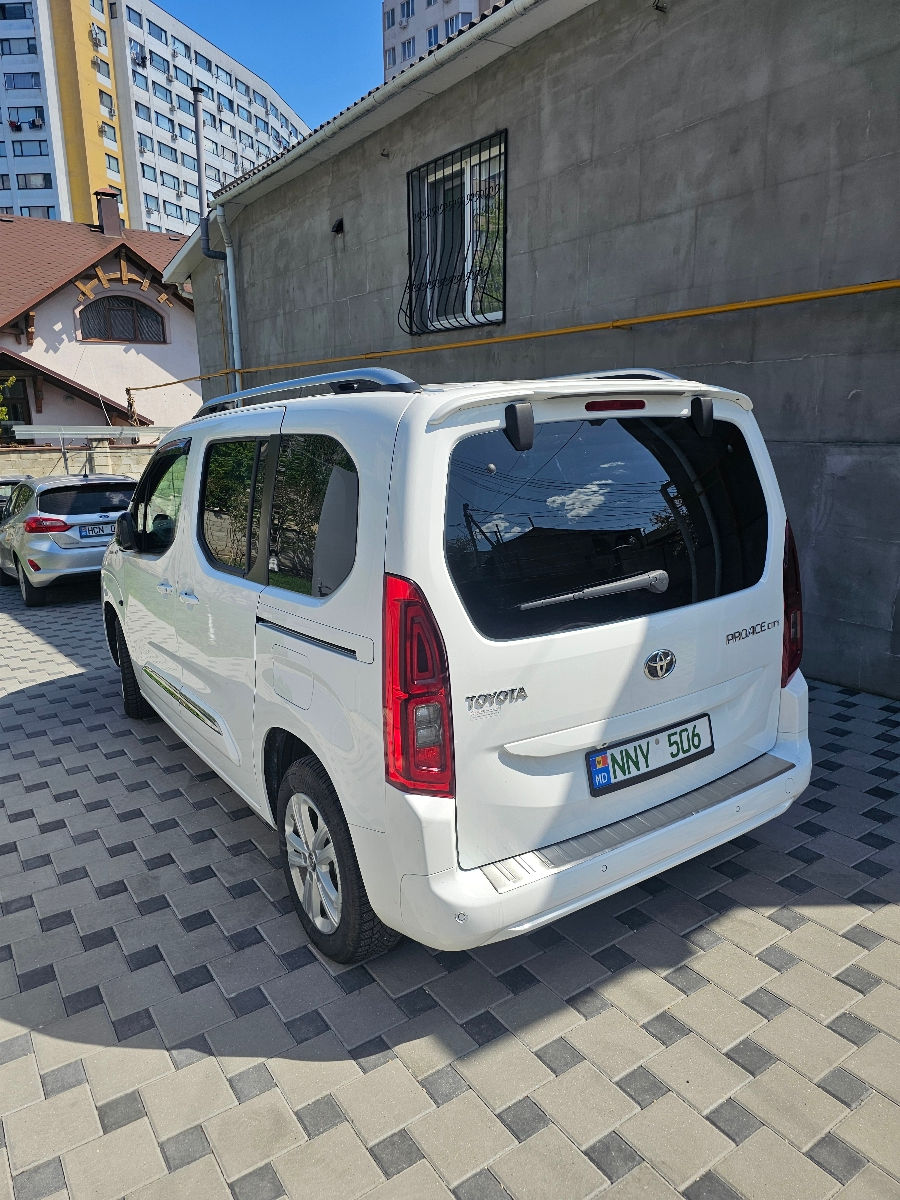 Toyota Proace City foto 2