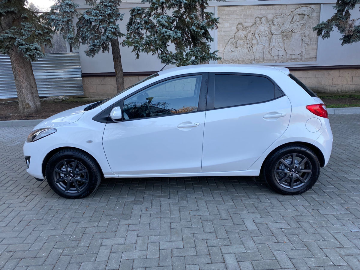 Mazda 2 foto 6