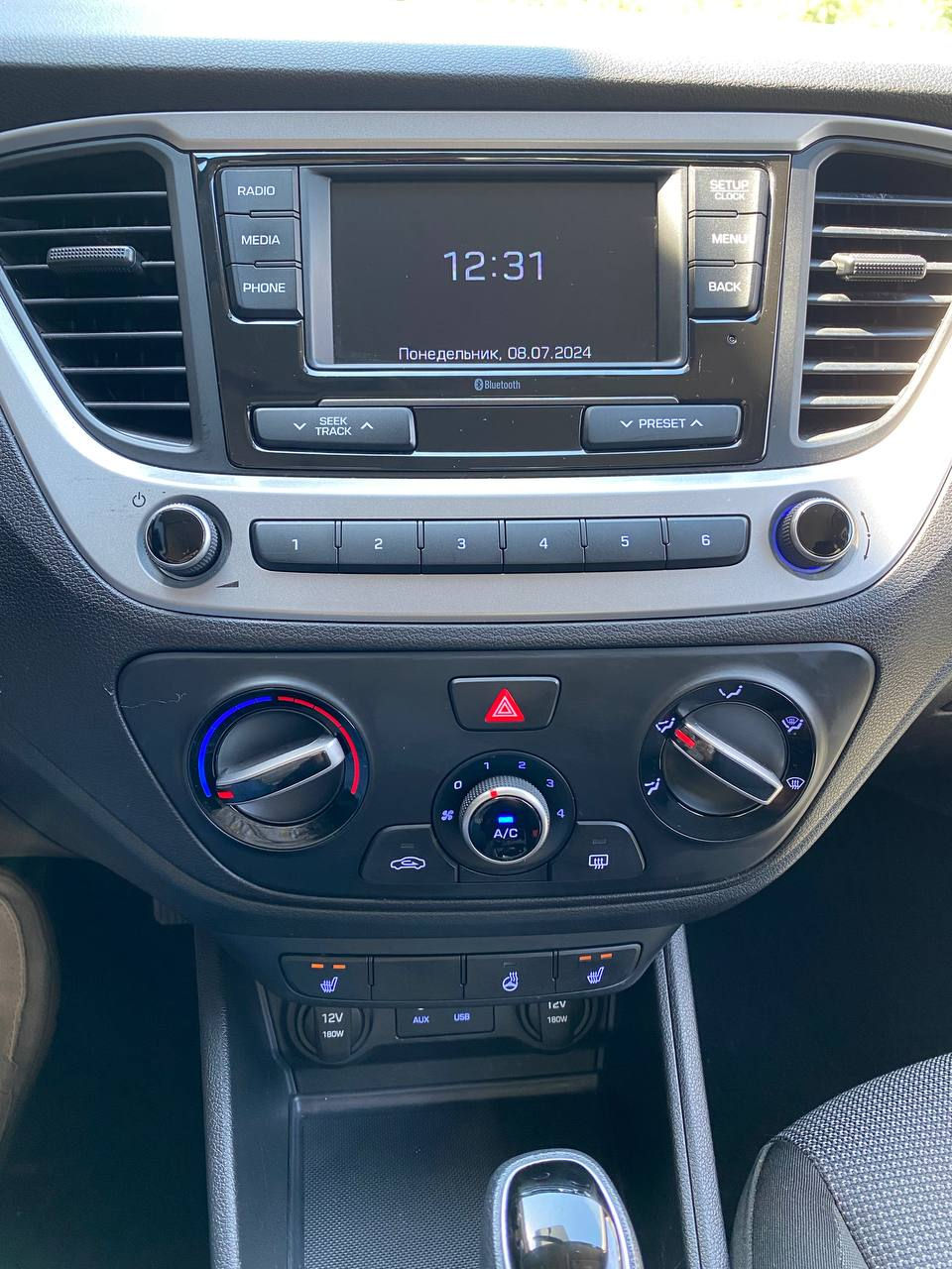 Hyundai Accent foto 12
