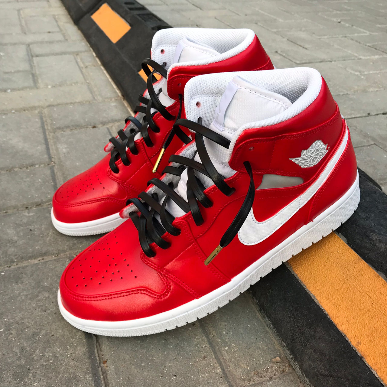 Nike Air Jordan 1 Mid foto 0