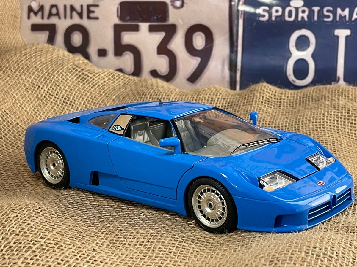 Модель Авто Масштаб 1:18 Bugatti Металл