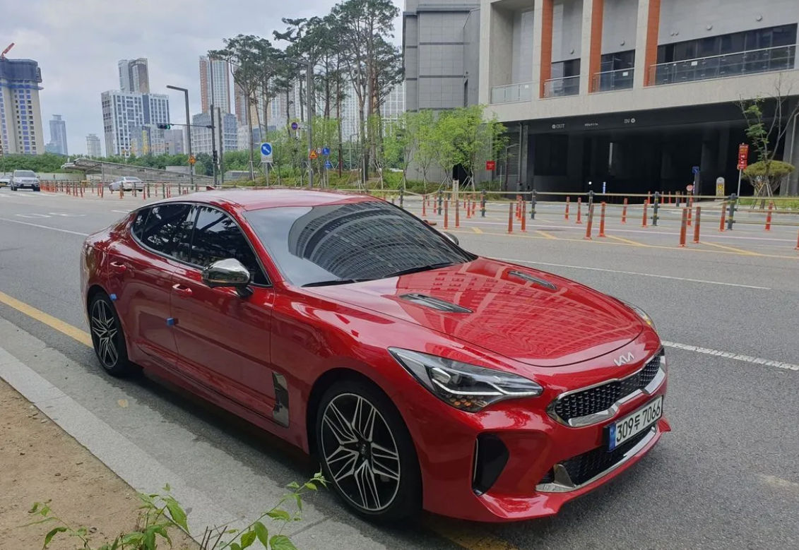 KIA Stinger foto 0