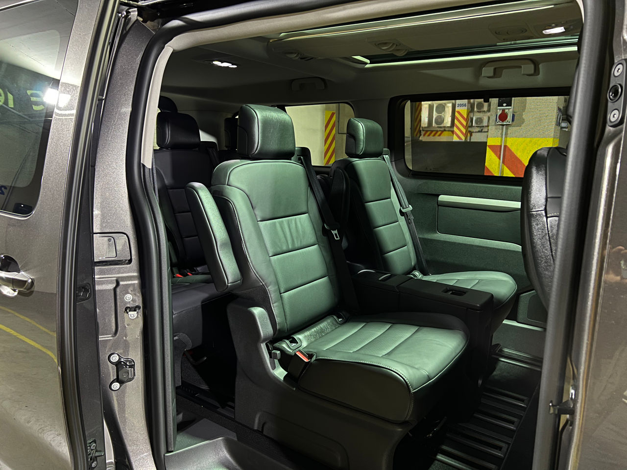 Peugeot Traveller foto 15