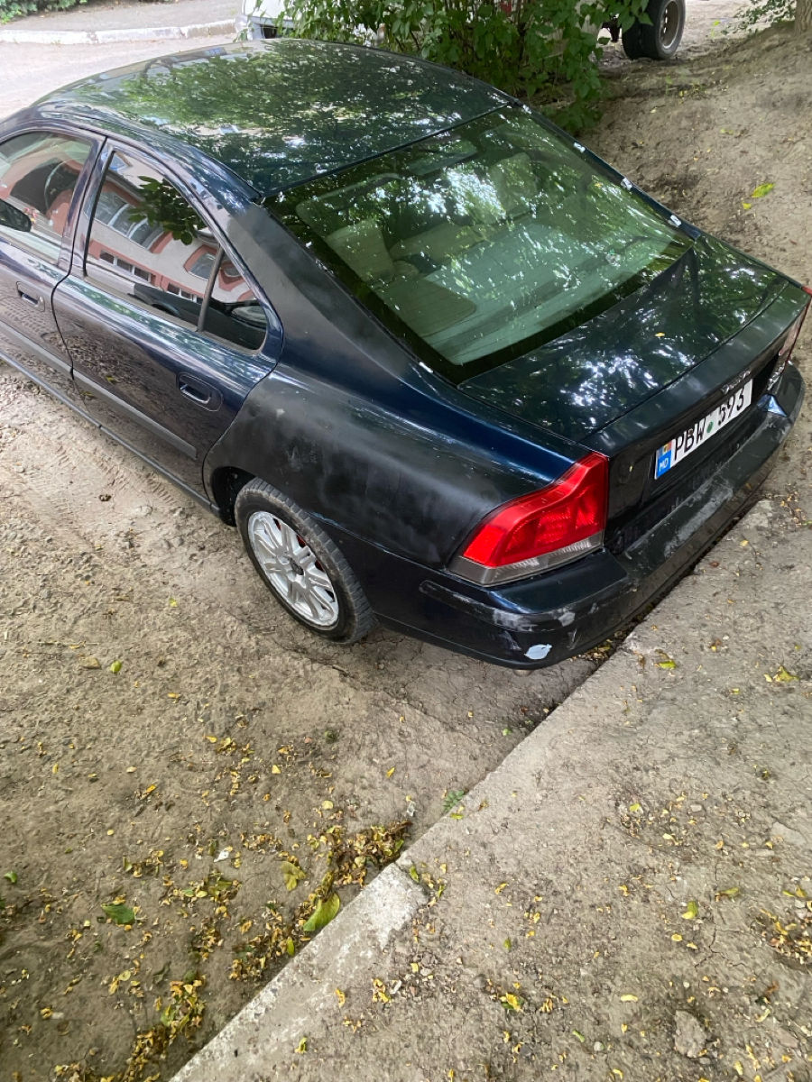 Volvo S60 фото 2
