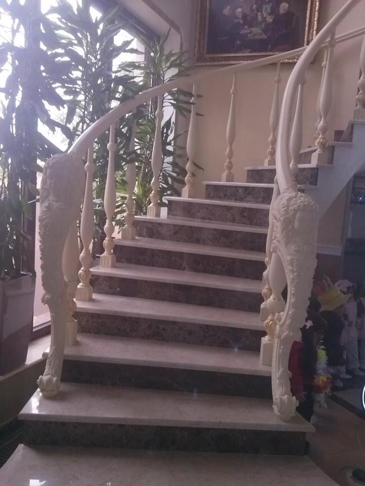 Scari din lemn masiv la comanda. foto 2