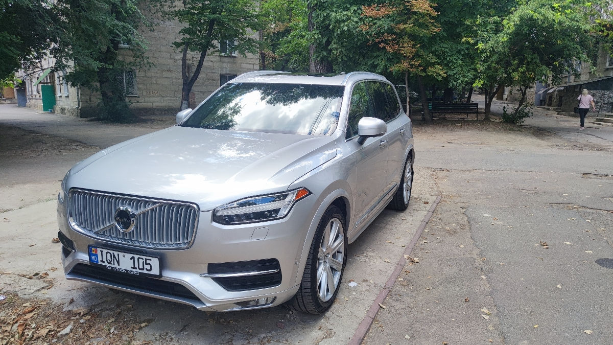 Volvo XC90 foto 1