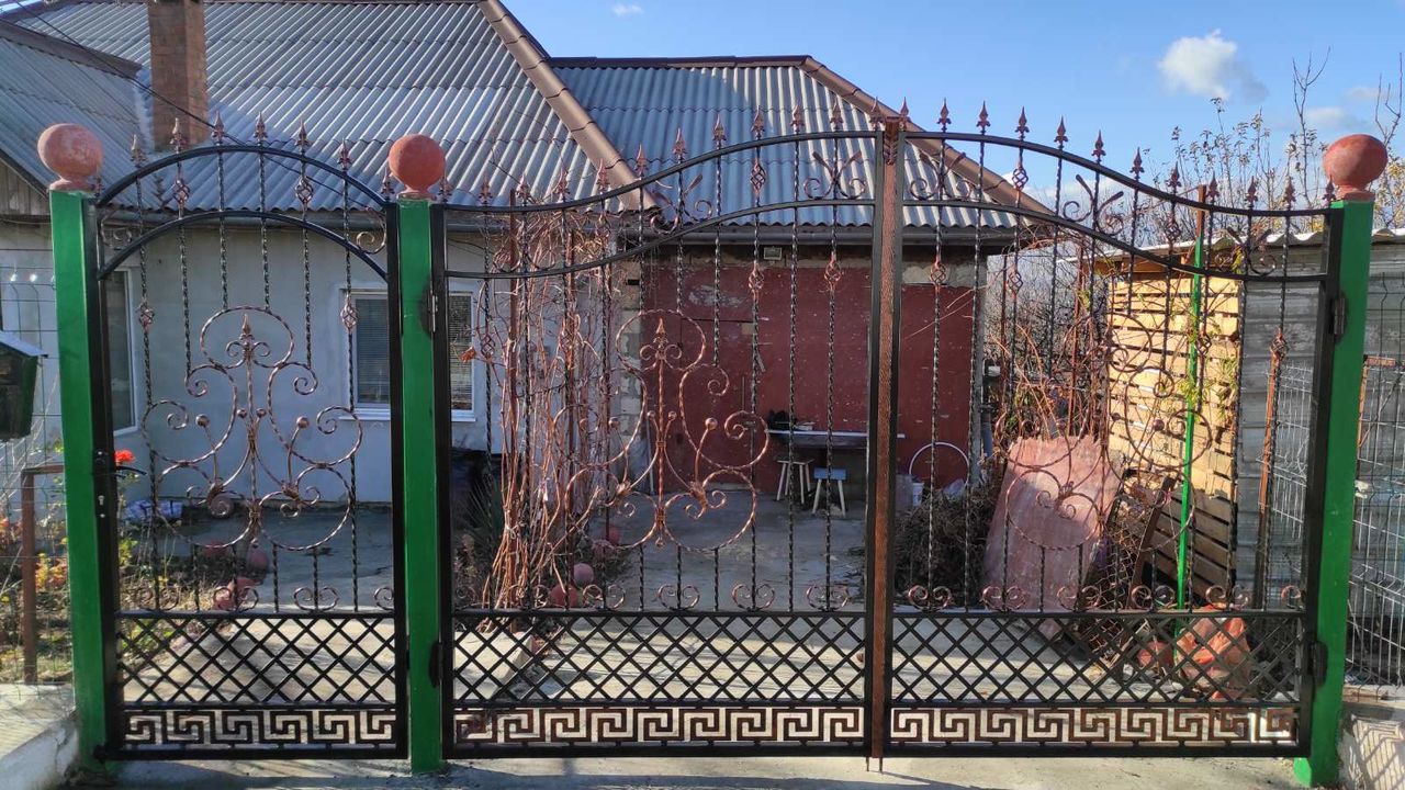 Porti in stoc ! ! !   Porti din fier forjat , balustrade, gard, copertine, elemente forjate foto 4