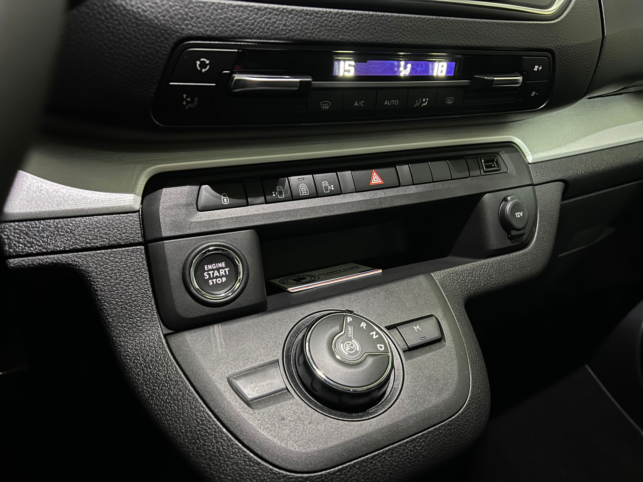 Peugeot Traveller foto 9