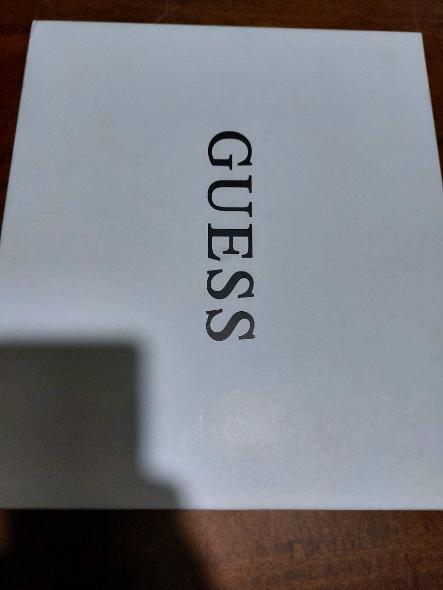 Guess foto 1