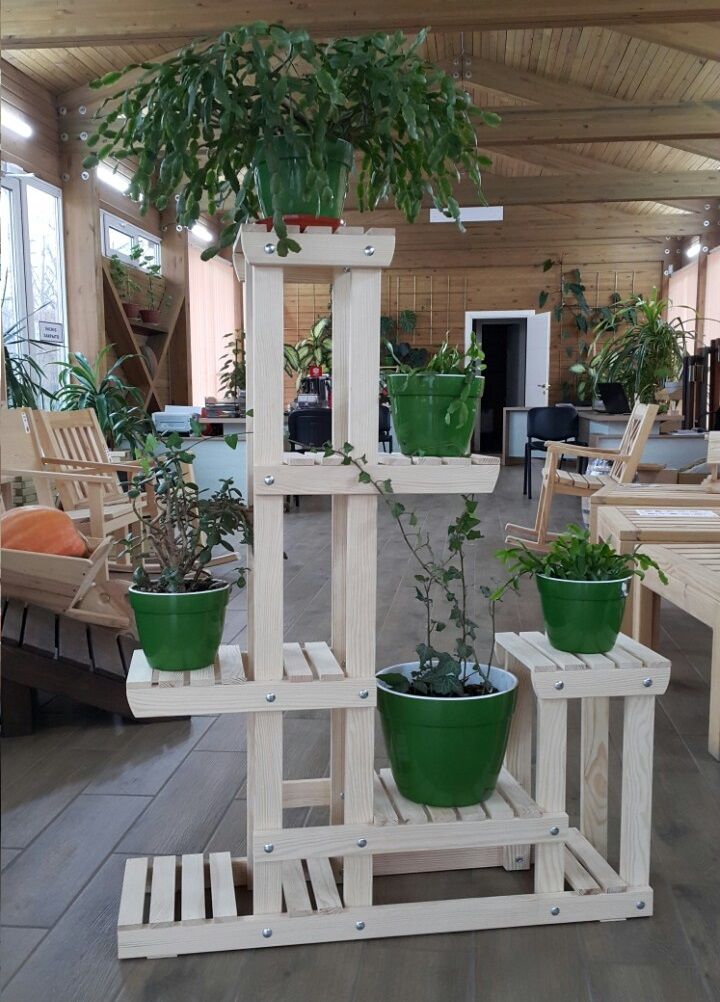 Компания "Avantaj AV" Предлагает:  цветники разных конфигураций. Будки для ваших питомцев фото 4