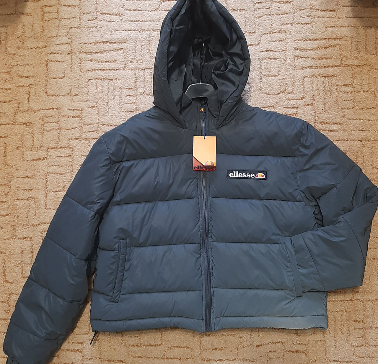 Фирменная женская куртка Ellesse original, новая,размер M-L