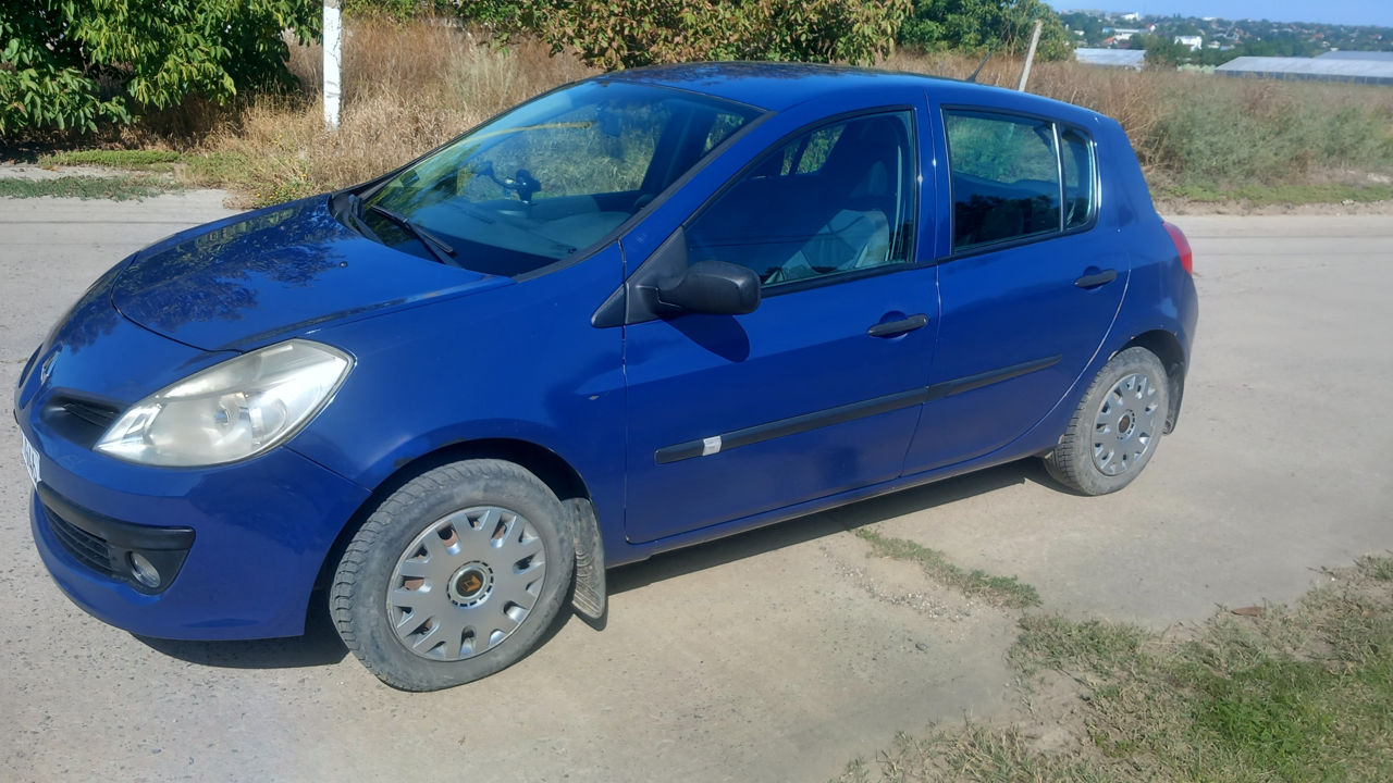 Renault Clio foto 8