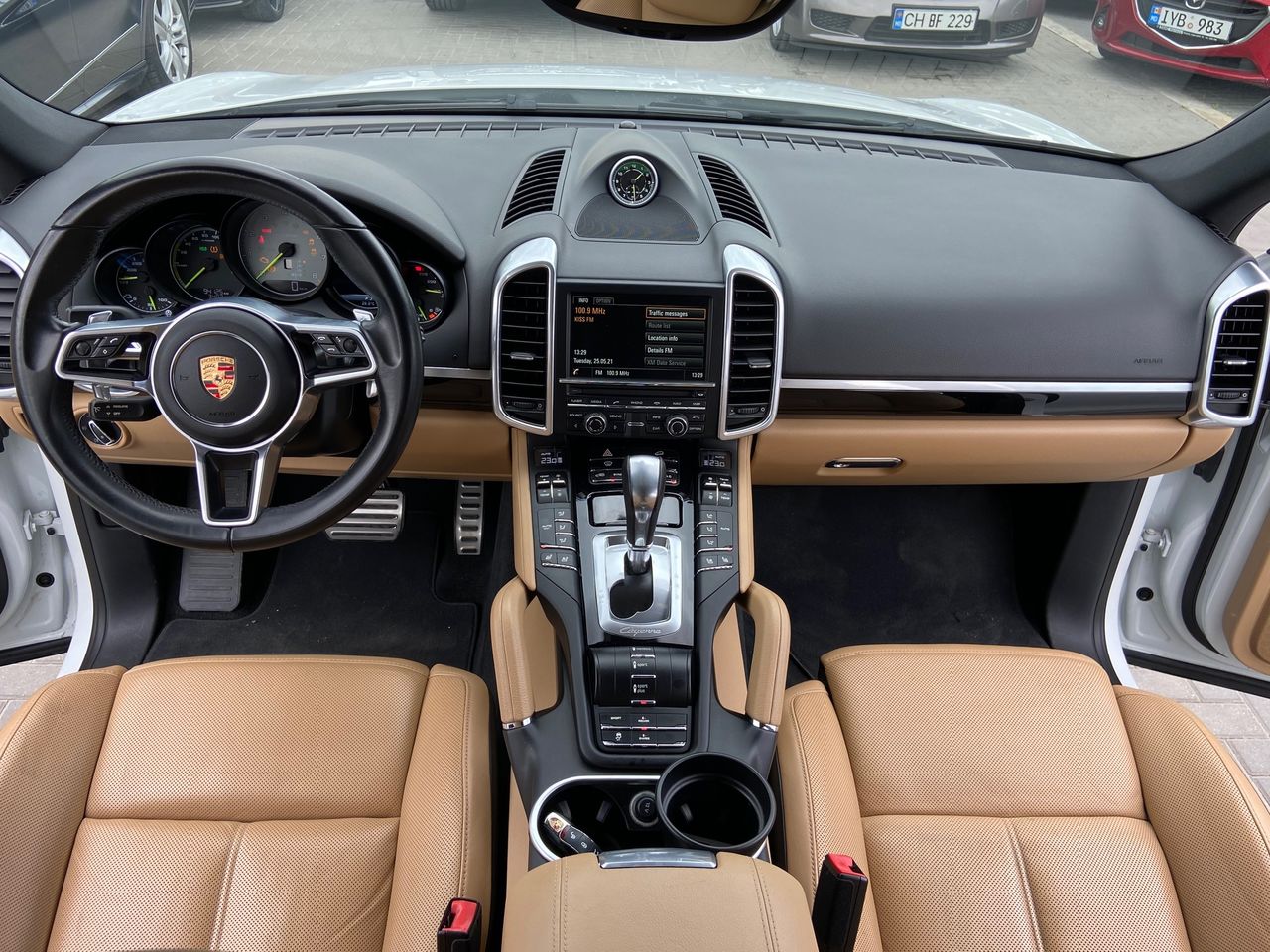 Porsche Cayenne foto 8