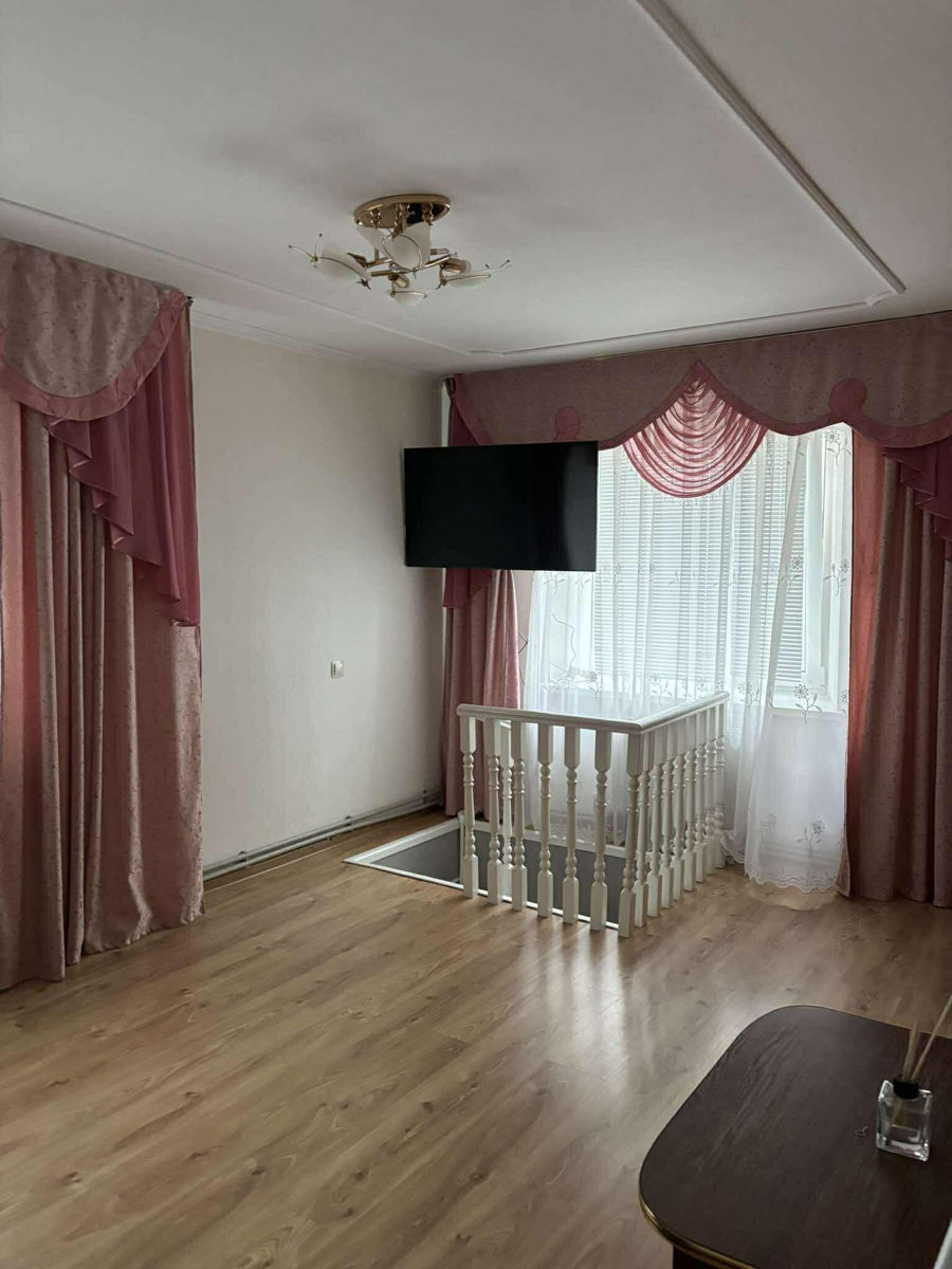 Casa în 2 nivele în orasul Ghindesti фото 6