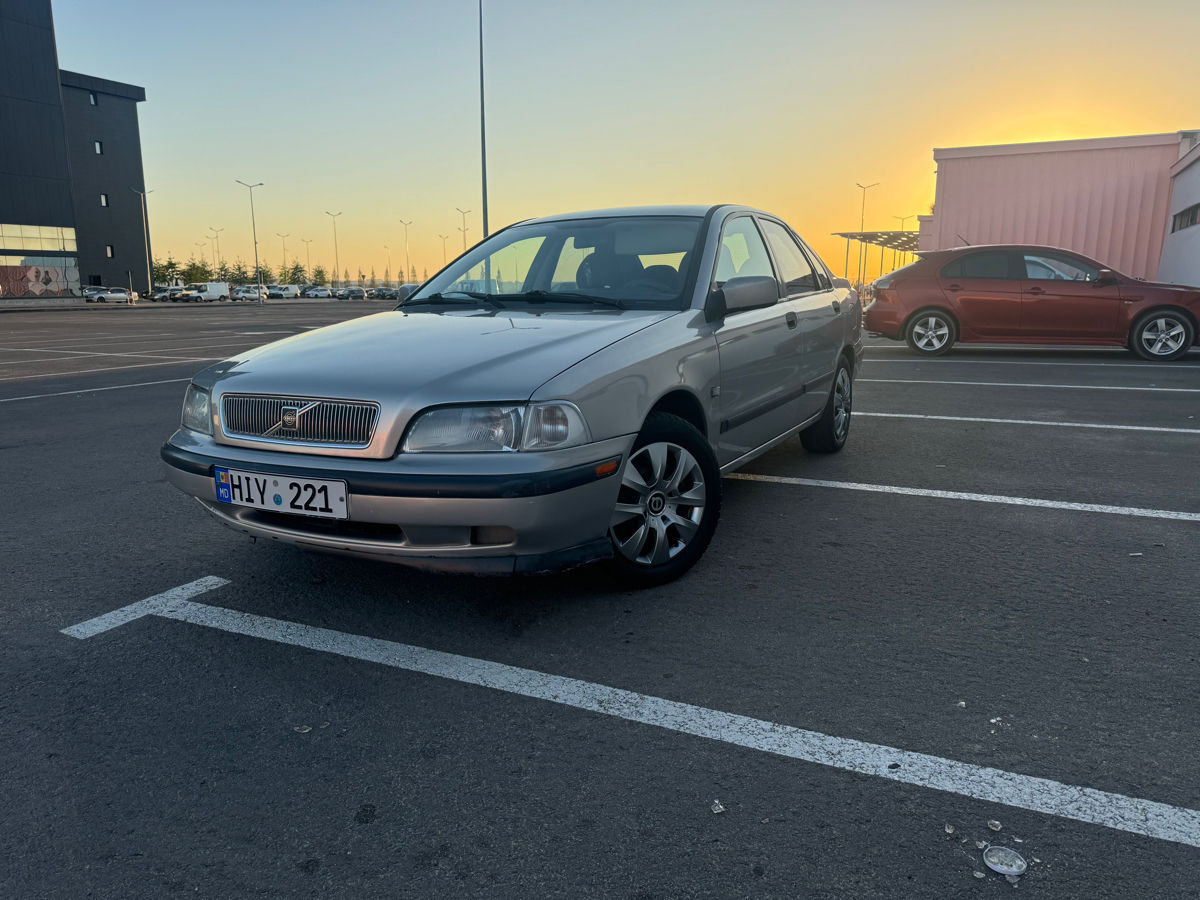 Volvo S40 foto 0