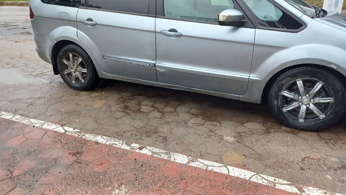 Ford Galaxy фото 2