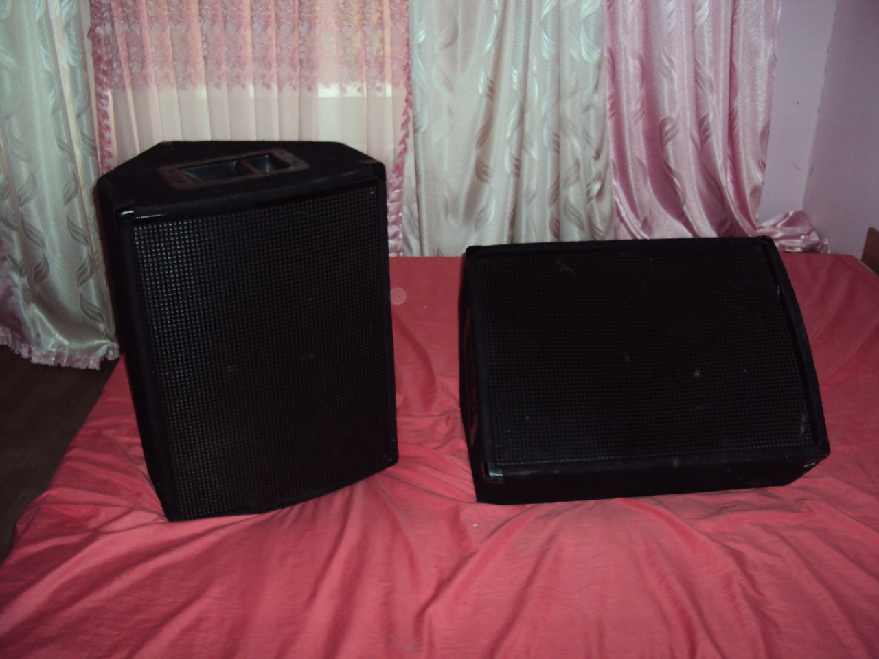 satelit active/si pasive450 w difuzoare magnat pescalci distosin difuzoarel si to cei in nuntru sunt фото 3