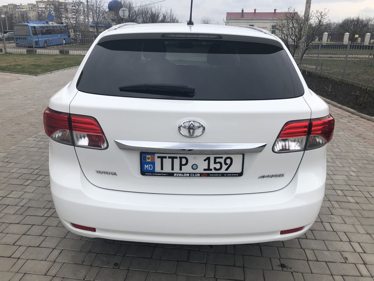 Toyota Avensis фото 4