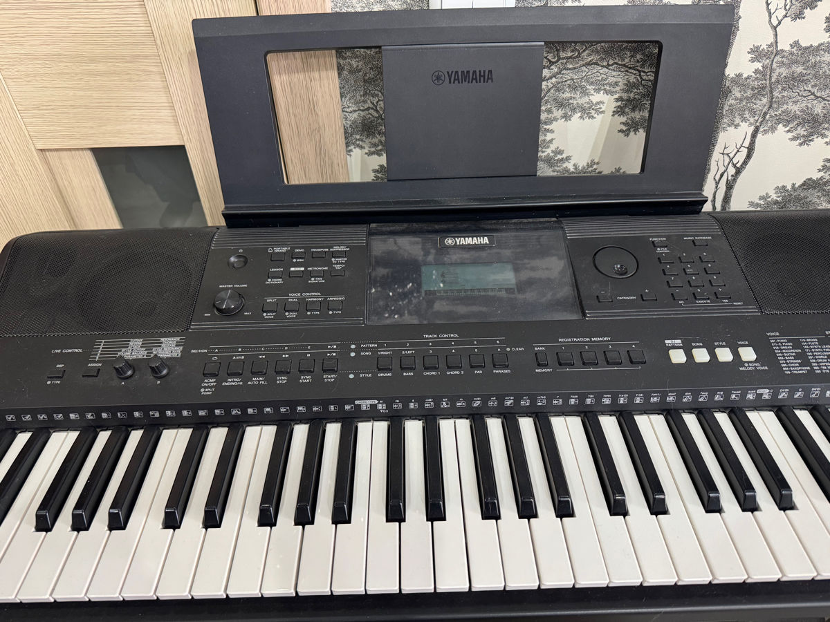 Yamaha PSR E453  фото 2