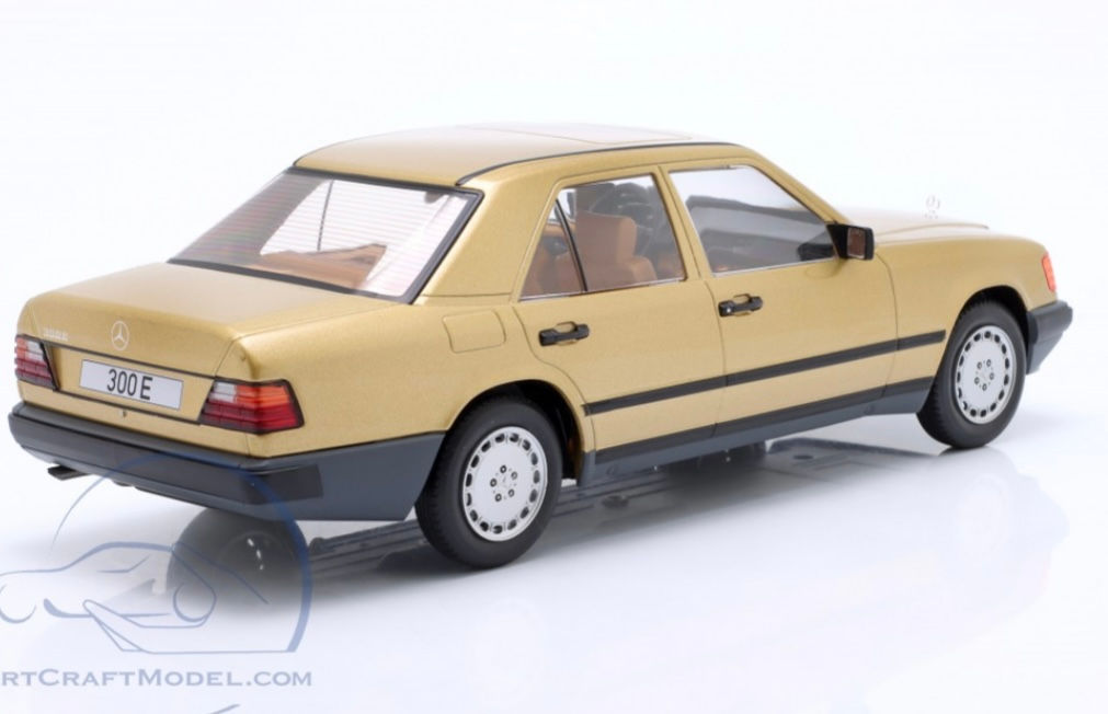Mercedes Benz W124 şi BMW E36 Alpina Touring la scara 1:18 foto 3