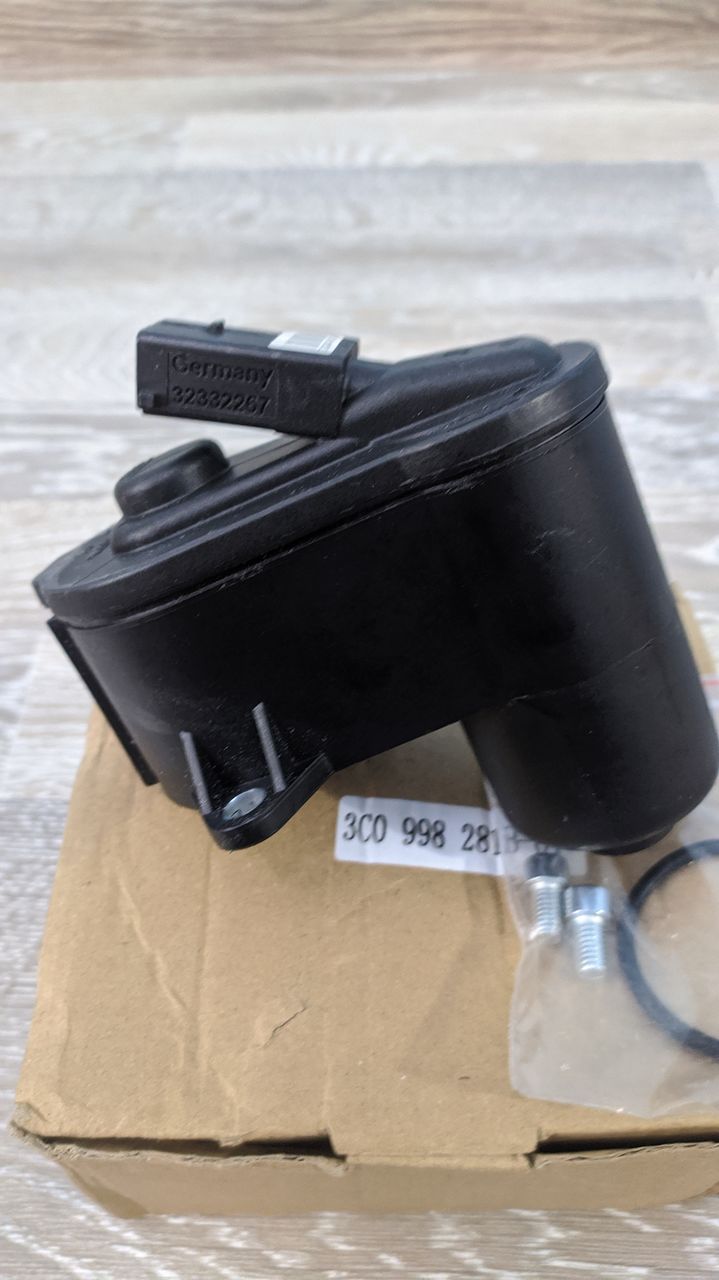 Моторчик ручника пассат б6