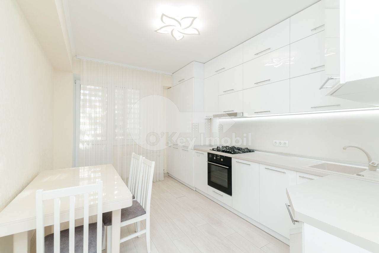 Apartament cu 2 camere, 82 m², Telecentru, Chișinău foto 0