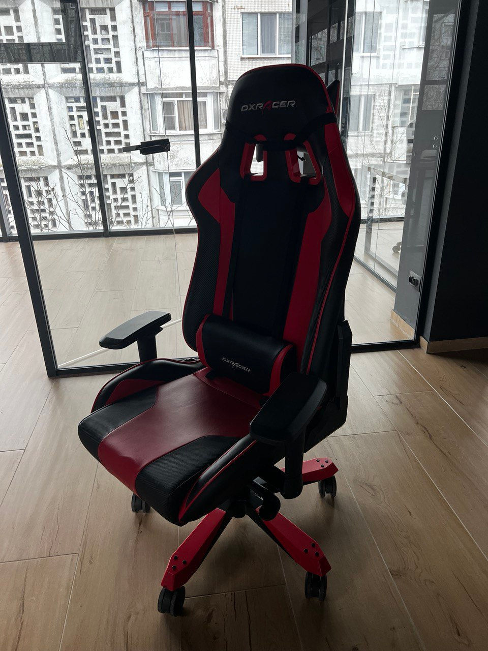 Игровое кресло DXRacer Prince foto 1