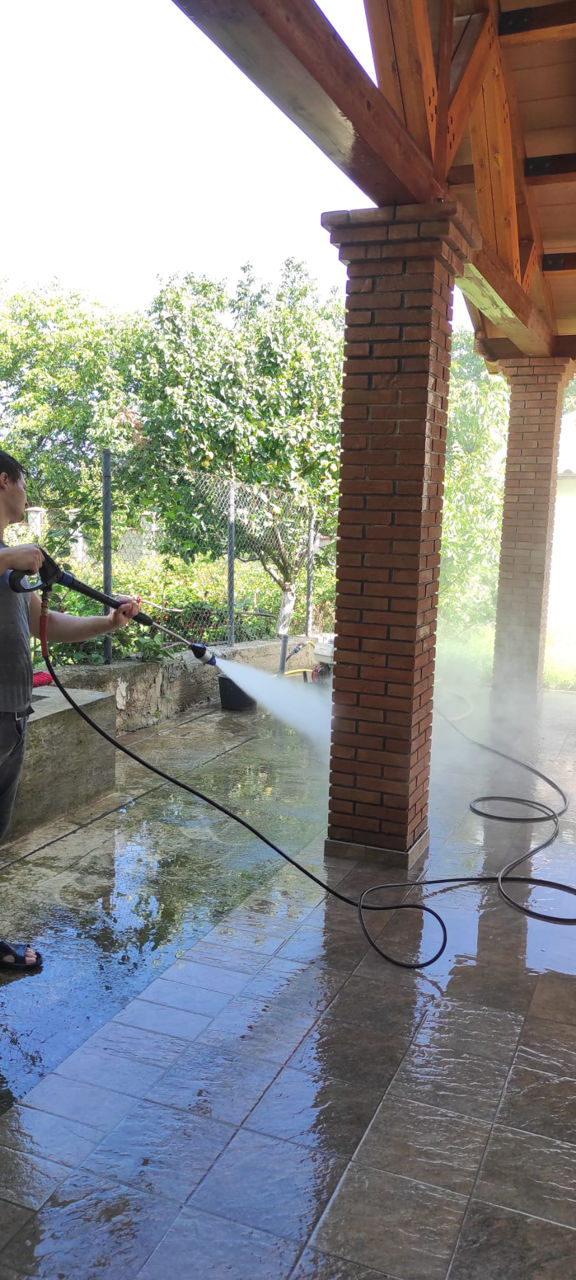 Servicii de cleaning pentru exterior: spalare fatade, acoperisuri, spalare pavaje, garduri, etc. foto 0