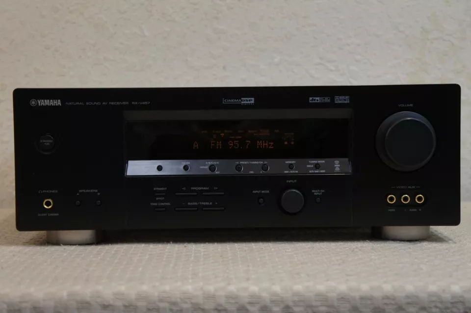 Yamaha RX-V457  6.1-Channel Digital Home Theater Receiver foto 0